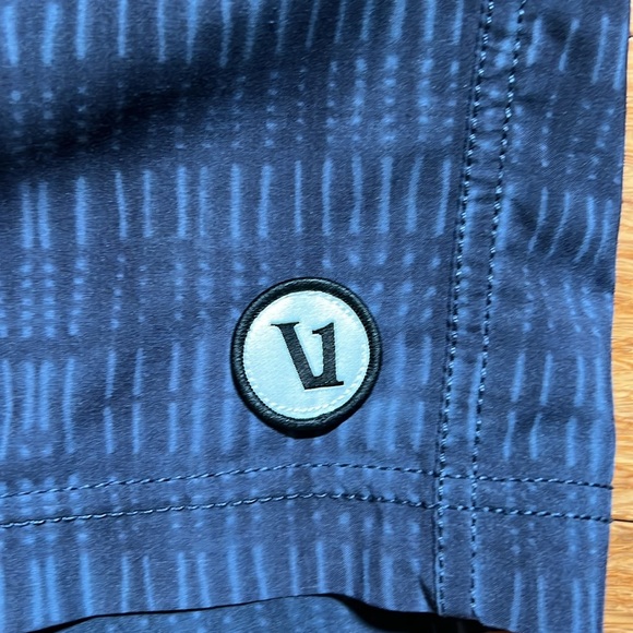 VUORI Kona Shorts Men’s Athletic Navy sz S (30) - Picture 3 of 4